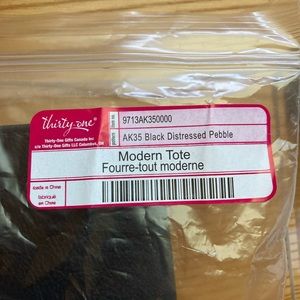 Thirty One Modern Tote Black Distressed Pebble